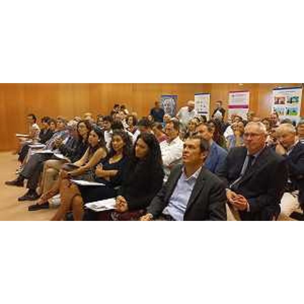 Il presidente Bordin in platea durante il convegno, accanto al consigliere Massimiliano Pozzo. In prima fila si riconoscono la consigliera Serena Pellegrino e l'assessore Alessia Rosolen - Il presidente Bordin in platea durante il convegno, accanto al consigliere Massimiliano Pozzo. In prima fila si riconoscono la consigliera Serena Pellegrino e l'assessore Alessia Rosolen