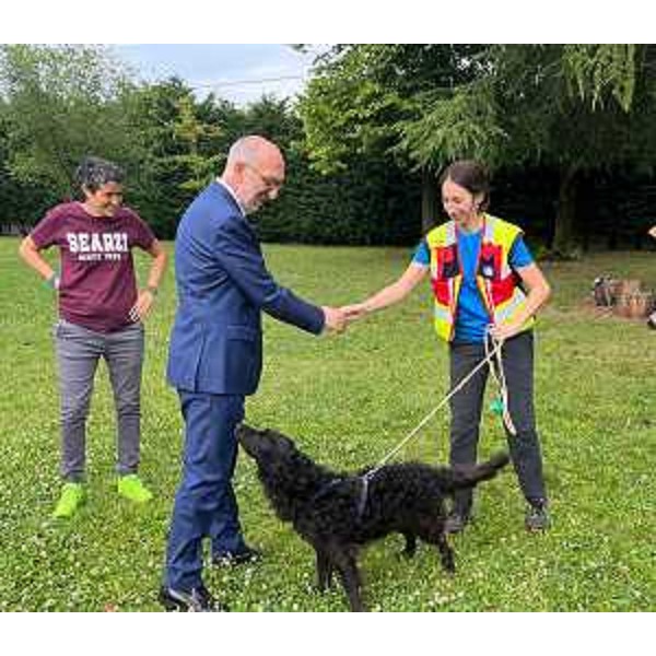 L'assessore alla Salute con delega alla Protezione civile del Friuli Venezia Giulia, Riccardo Riccardi, incontra le squadre cinofile per il soccorso. - L'assessore alla Salute con delega alla Protezione civile del Friuli Venezia Giulia, Riccardo Riccardi, incontra le squadre cinofile per il soccorso.
