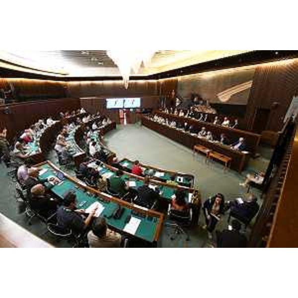 L'aula del Consiglio affollata da amministratori provenienti da molte regioni italiane - L'aula del Consiglio affollata da amministratori provenienti da molte regioni italiane