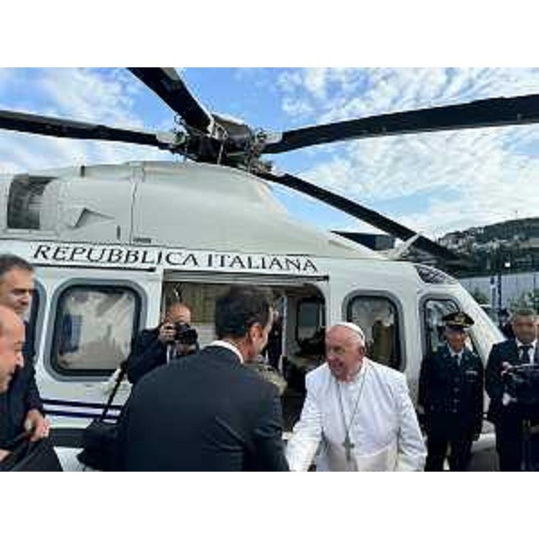 Il governatore Fedriga accoglie il Santo Padre a Trieste - Il governatore Fedriga accoglie il Santo Padre a Trieste