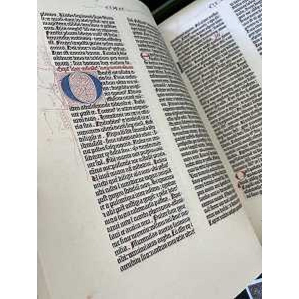 La Bibbia donata dalla Regione al Santo Padre - La Bibbia donata dalla Regione al Santo Padre