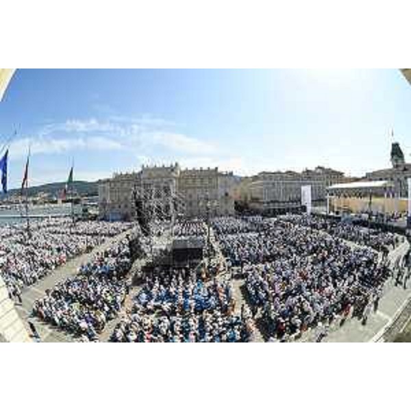 La celebrazione della Santa Messa da parte del Papa in piazza dell'Unità d'Italia a Trieste - La celebrazione della Santa Messa da parte del Papa in piazza dell'Unità d'Italia a Trieste