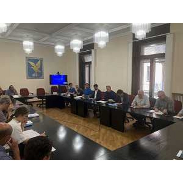 Lassessore regionale alla Difesa dellambiente, energia e sviluppo sostenibile Fabio Scoccimarro al tavolo di confronto con le categorie economiche sul Prae - Lassessore regionale alla Difesa dellambiente, energia e sviluppo sostenibile Fabio Scoccimarro al tavolo di confronto con le categorie economiche sul Prae