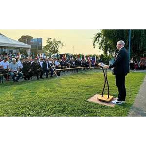 Il presidente Bordin parla davanti al pubblico che ha assistito all'inaugurazione - Il presidente Bordin parla davanti al pubblico che ha assistito all'inaugurazione