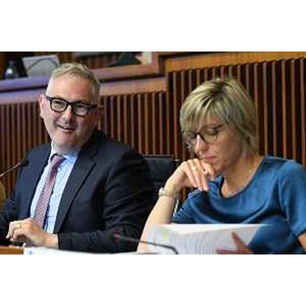 Alessandro Basso (FdI), presidente della I Commissione integrata, accanto all'assessore Barbara Zilli - Alessandro Basso (FdI), presidente della I Commissione integrata, accanto all'assessore Barbara Zilli