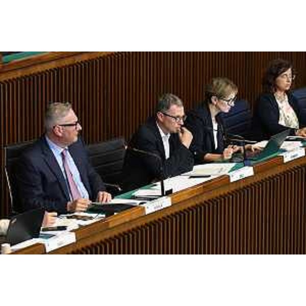 Il presidente Alessandro Basso e l'assessore Fvg alle Risorse agricole, Stefano Zannier in I Commissione integrata - Il presidente Alessandro Basso e l'assessore Fvg alle Risorse agricole, Stefano Zannier in I Commissione integrata