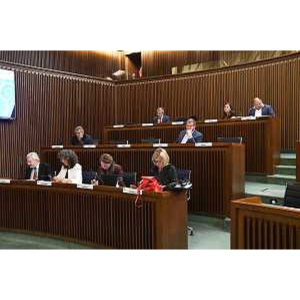 I banchi delle Opposizioni in I Commissione - I banchi delle Opposizioni in I Commissione