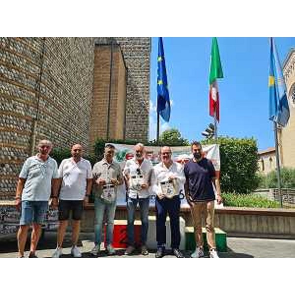 Il vicegovernatore Mario Anzil (secondo da destra) alle premiazioni del trofeo "Villa di Varmo" - Il vicegovernatore Mario Anzil (secondo da destra) alle premiazioni del trofeo "Villa di Varmo"