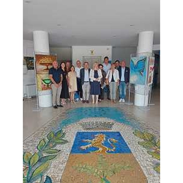 Foto di gruppo in municipio a Tavagnacco con l'assessore regionale alle Infrastrutture e Territorio, Cristina Amirante. - Foto di gruppo in municipio a Tavagnacco con l'assessore regionale alle Infrastrutture e Territorio, Cristina Amirante.