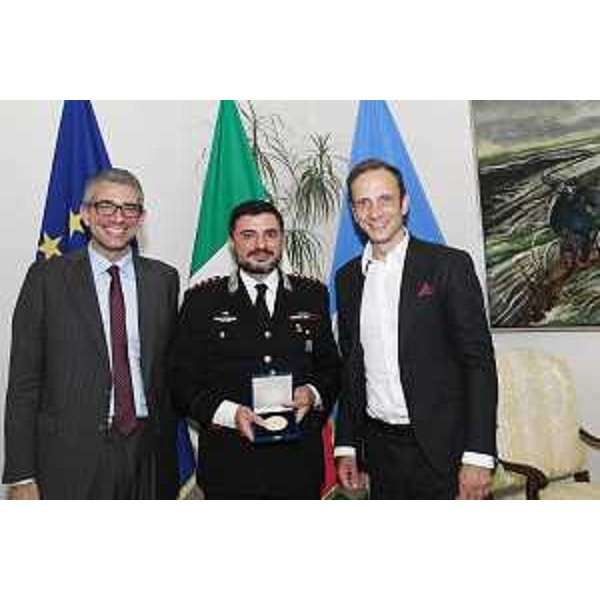 Il governatore Massimiliano Fedriga e l'assessore Pierpaolo Roberti con il Comandante provinciale di Trieste dei Carabinieri Mauro Carrozzo, in visita di commiato nel palazzo della Regione a Trieste. - Il governatore Massimiliano Fedriga e l'assessore Pierpaolo Roberti con il Comandante provinciale di Trieste dei Carabinieri Mauro Carrozzo, in visita di commiato nel palazzo della Regione a Trieste. 