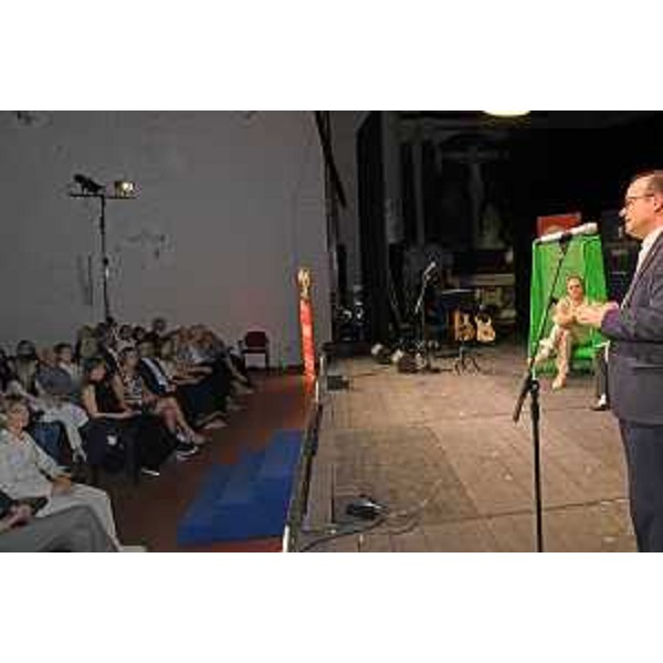 Il vicegovernatore Anzil nel corso del suo intervento - Il vicegovernatore Anzil nel corso del suo intervento