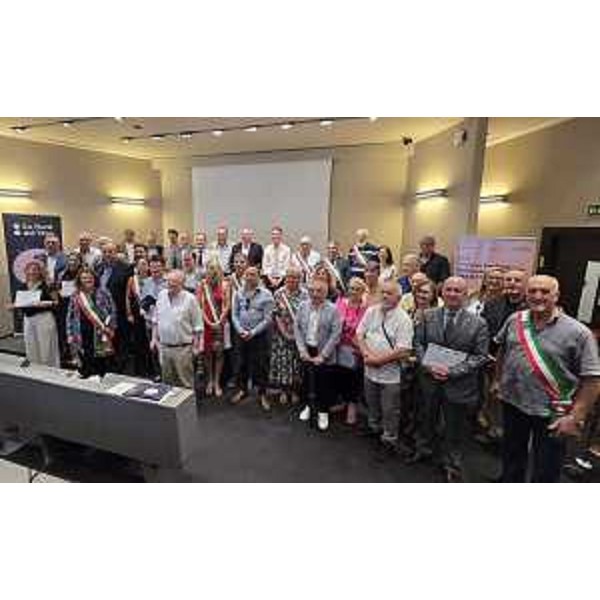 Foto di gruppo dei partecipanti alla presentazione oggi a Trieste - Foto di gruppo dei partecipanti alla presentazione oggi a Trieste