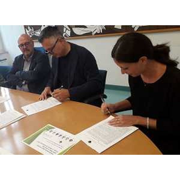 Un altro momento di questo importante passaggio amministrativo. - Un altro momento di questo importante passaggio amministrativo.