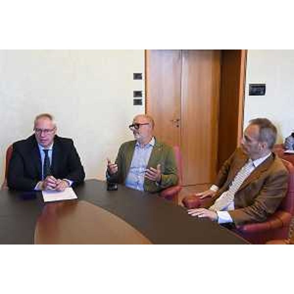 Da sinistra: il presidente del Cr Fvg Mauro Bordin, il consigliere regionale Carlo Grilli e il vicepresidente del Cr Francesco Russo - Da sinistra: il presidente del Cr Fvg Mauro Bordin, il consigliere regionale Carlo Grilli e il vicepresidente del Cr Francesco Russo
