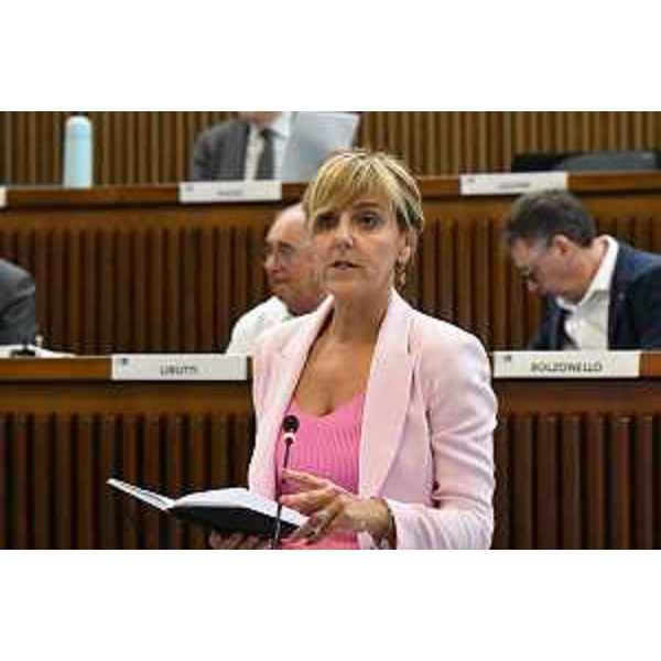 Lucia Buna (Lega) durante il suo intervento in aula - Lucia Buna (Lega) durante il suo intervento in aula