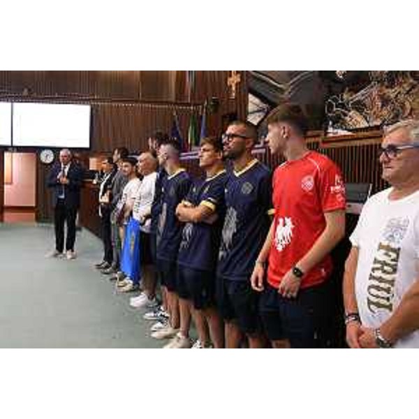 La Selezione del Friuli ricevuta in Consiglio regionale - La Selezione del Friuli ricevuta in Consiglio regionale 