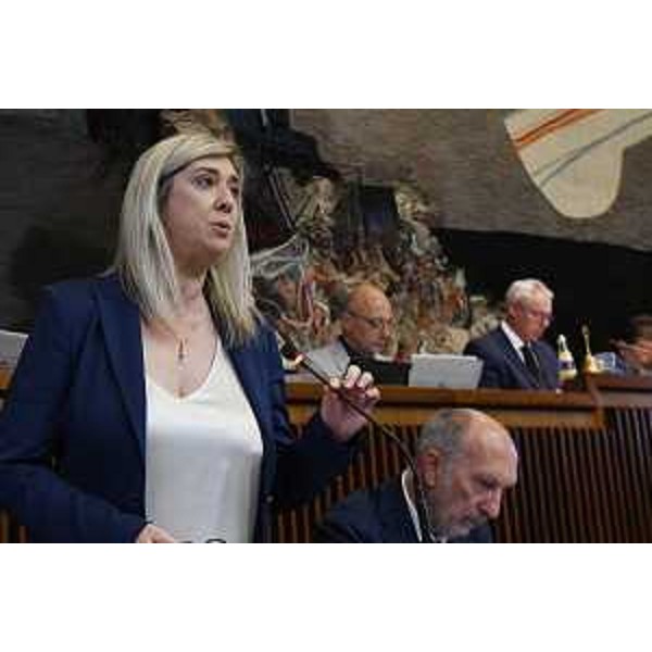 L'intervento in aula dell'assessore regionale alle Infrastrutture Cristina Amirante - L'intervento in aula dell'assessore regionale alle Infrastrutture Cristina Amirante