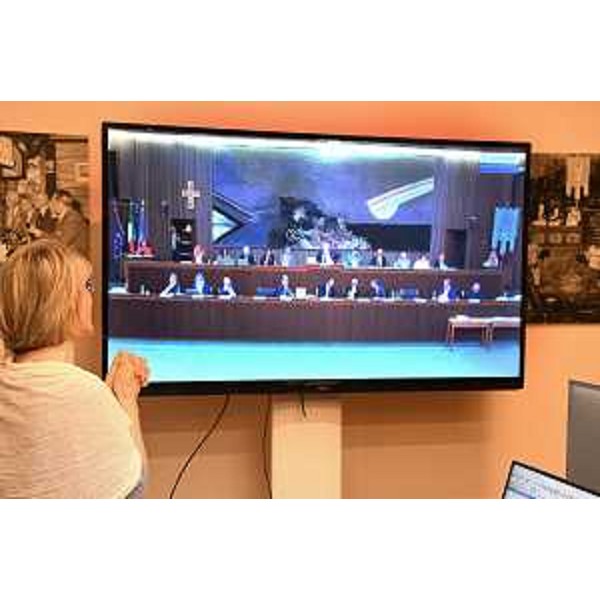 Giornalisti al lavoro nella sala stampa del Consiglio regionale - Giornalisti al lavoro nella sala stampa del Consiglio regionale