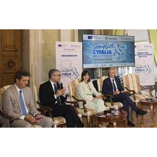 L'intervento dell'assessore alla Funzione pubblica Pierpaolo Roberti. - L'intervento dell'assessore alla Funzione pubblica Pierpaolo Roberti.