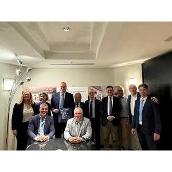 Il presidente del Cr Fvg Mauro Bordin insieme ai rappresentanti della Italian chamber of commerce of Ontario Canada (Icco Canada) - Il presidente del Cr Fvg Mauro Bordin insieme ai rappresentanti della Italian chamber of commerce of Ontario Canada (Icco Canada)