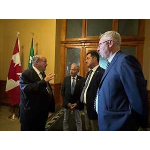 Un altro scatto dell'incontro svolto in Parlamento a Toronto - Un altro scatto dell'incontro svolto in Parlamento a Toronto