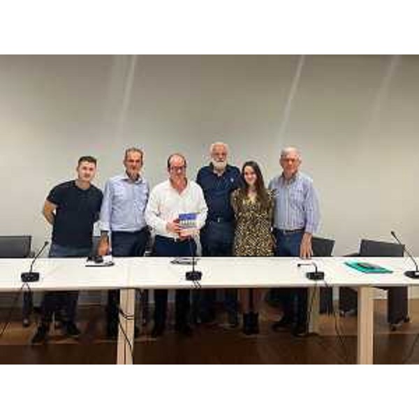 Il vicegovernatore con delega a Cultura e sport, Mario Anzil, durante l'odierno incontro in villa di Toppo Florio a Buttrio. - Il vicegovernatore con delega a Cultura e sport, Mario Anzil, durante l'odierno incontro in villa di Toppo Florio a Buttrio. 