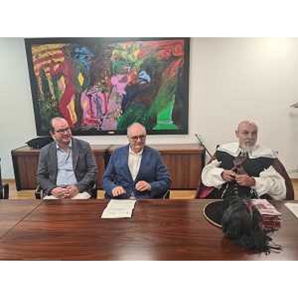 Alla sinistra il vicegovernatore Anzil, al centro il sindaco Tellini - Alla sinistra il vicegovernatore Anzil, al centro il sindaco Tellini