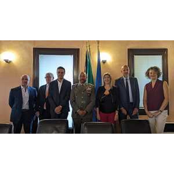 L'assessore Cristina Amirante (terza da destra) - L'assessore Cristina Amirante (terza da destra)