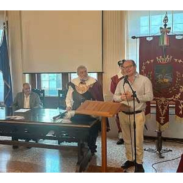 Al microfono il vicegovernatore Mario Anzil - Al microfono il vicegovernatore Mario Anzil