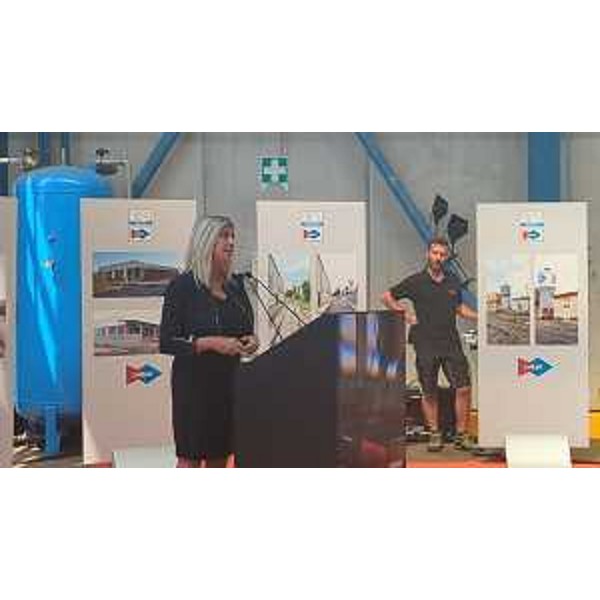 L'assessore alle Infrastrutture del Friuli Venezia Giulia Cristina Amirante, alla cerimonia per la sottoscrizione del protocollo d'intesa per la realizzazione dell'intervento "Nodo di Udine" - L'assessore alle Infrastrutture del Friuli Venezia Giulia Cristina Amirante, alla cerimonia per la sottoscrizione del protocollo d'intesa per la realizzazione dell'intervento "Nodo di Udine"