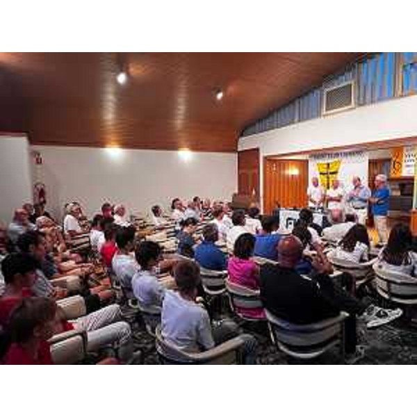 Il vicegovernatore del Friuli Venezia Giulia con delega allo Sport Mario Anzil all'incontro organizzato dalle associazioni che operano attualmente nell'area, lo Yacht Club e il Circolo Canottieri Lignano nella sala della Darsena di Porto Casoni, alla presenza del sindaco Laura Giorgi e del presidente della XIII zona della Federazione italiana vela Adriano Filippi. - Il vicegovernatore del Friuli Venezia Giulia con delega allo Sport Mario Anzil all'incontro organizzato dalle associazioni che operano attualmente nell'area, lo Yacht Club e il Circolo Canottieri Lignano nella sala della Darsena di Porto Casoni, alla presenza del sindaco Laura Giorgi e del presidente della XIII zona della Federazione italiana vela Adriano Filippi.