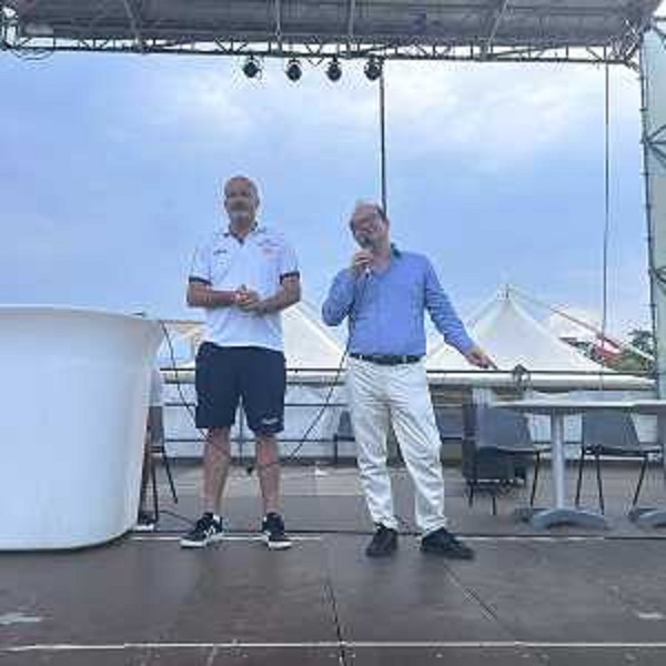 Il vicegovernatore Anzil (a destra) alle finali nazionali giovanili 3x3 di basket. - Il vicegovernatore Anzil (a destra) alle finali nazionali giovanili 3x3 di basket.