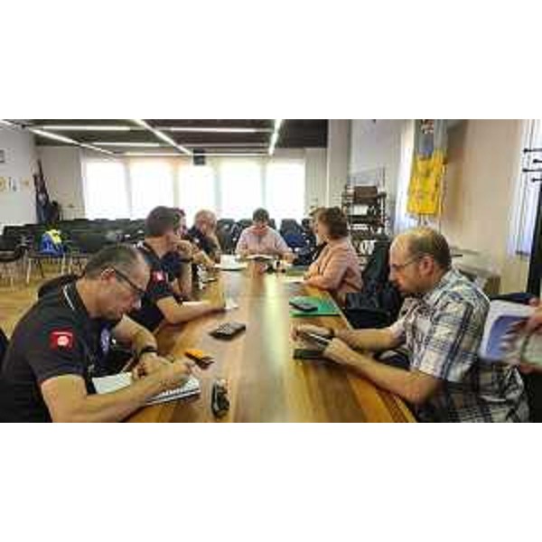 Gli assessori Riccardi e Amirante durante l'incontro al Comune di Resia in merito alla viabilità della zona. - Gli assessori Riccardi e Amirante durante l'incontro al Comune di Resia in merito alla viabilità della zona.