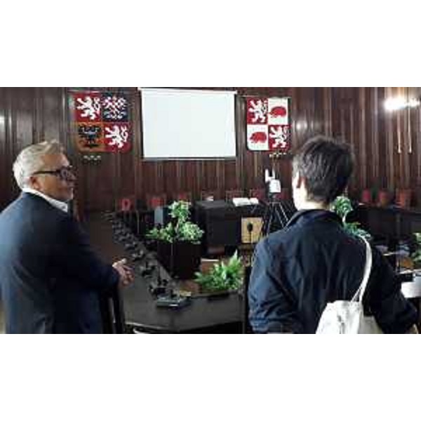 L'assessore Bini ha visitato anche il Palazzo storico sede del Comune di Jihlava. - L'assessore Bini ha visitato anche il Palazzo storico sede del Comune di Jihlava.