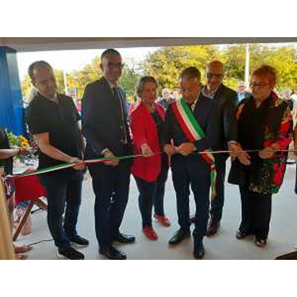 L'assessore regionale alle Autonomie locali Pierpaolo Roberti ha preso parte stasera a Savogna d'Isonzo all'inaugurazione della scuola dell'infanzia di lingua slovena "Cira Cara", con il sindaco Luca Pisk - L'assessore regionale alle Autonomie locali Pierpaolo Roberti ha preso parte stasera a Savogna d'Isonzo all'inaugurazione della scuola dell'infanzia di lingua slovena "Cira Cara", con il sindaco Luca Pisk