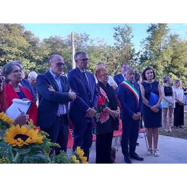 L'assessore regionale alle Autonomie locali Pierpaolo Roberti ha preso parte stasera a Savogna d'Isonzo all'inaugurazione della scuola dell'infanzia di lingua slovena "Cira Cara". - L'assessore regionale alle Autonomie locali Pierpaolo Roberti ha preso parte stasera a Savogna d'Isonzo all'inaugurazione della scuola dell'infanzia di lingua slovena "Cira Cara".