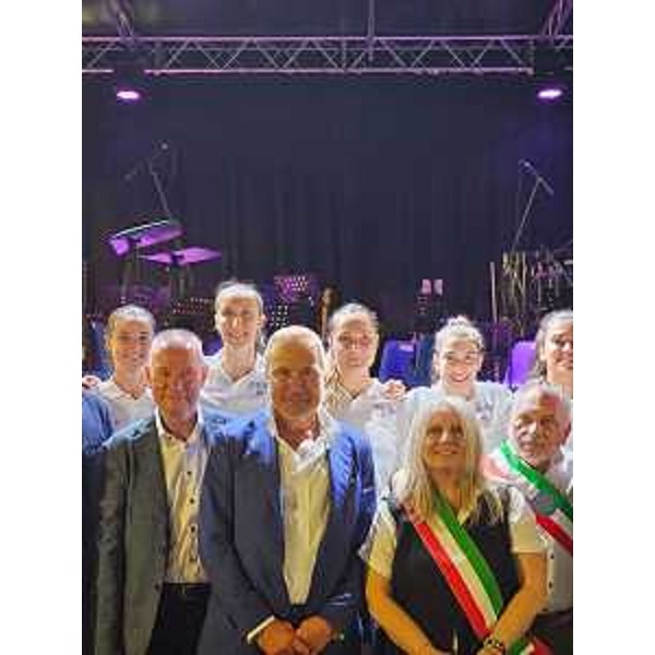 L'assessore regionale Sergio Emidio Bini al centro della foto - L'assessore regionale Sergio Emidio Bini al centro della foto