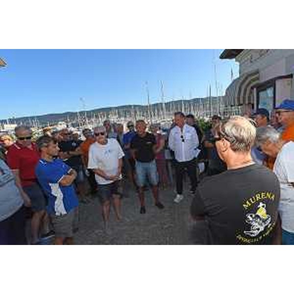 Pulizia dei fondali in Sacchetta a Trieste con l'assessore regionale Fabio Scoccimarro - Pulizia dei fondali in Sacchetta a Trieste con l'assessore regionale Fabio Scoccimarro