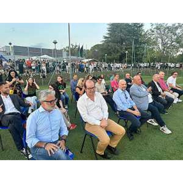 Il vicegovernatore Mario Anzil (secondo da sinistra nella prima fila) - Il vicegovernatore Mario Anzil (secondo da sinistra nella prima fila)