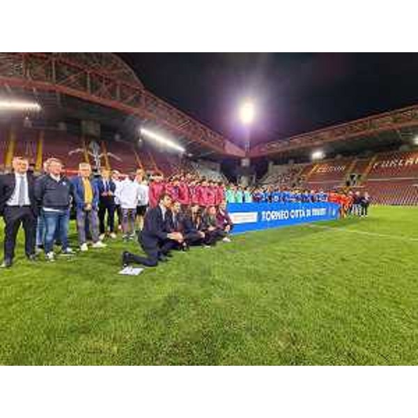 Foto di gruppo con tutte le Nazionali e le autorità - Foto di gruppo con tutte le Nazionali e le autorità
