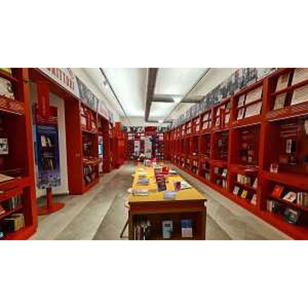 Gli interni del Museo Lets, acronimo di Letteratura Trieste, realizzato dal Comune di Trieste con il sostegno della Regione e il contributo di Trieste Trasporti. - Gli interni del Museo Lets, acronimo di Letteratura Trieste, realizzato dal Comune di Trieste con il sostegno della Regione e il contributo di Trieste Trasporti.