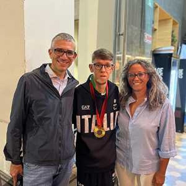 L'assessore Roberti con Matteo Parenzan e il vicesindaco di Trieste Serena Tonel - L'assessore Roberti con Matteo Parenzan e il vicesindaco di Trieste Serena Tonel