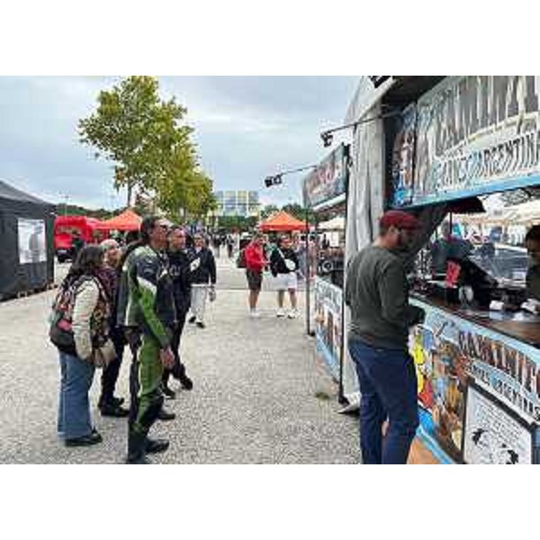 Uno degli stand dell'Italian bike week a Lignano - Uno degli stand dell'Italian bike week a Lignano