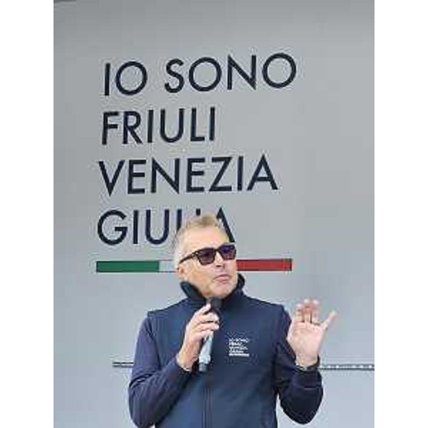 L'intervento dell'assessore regionale alle Attività produttive Sergio Emidio Bini durante la cerimonia di inaugurazione di Coltello in festa a Maniago. - L'intervento dell'assessore regionale alle Attività produttive Sergio Emidio Bini durante la cerimonia di inaugurazione di Coltello in festa a Maniago.