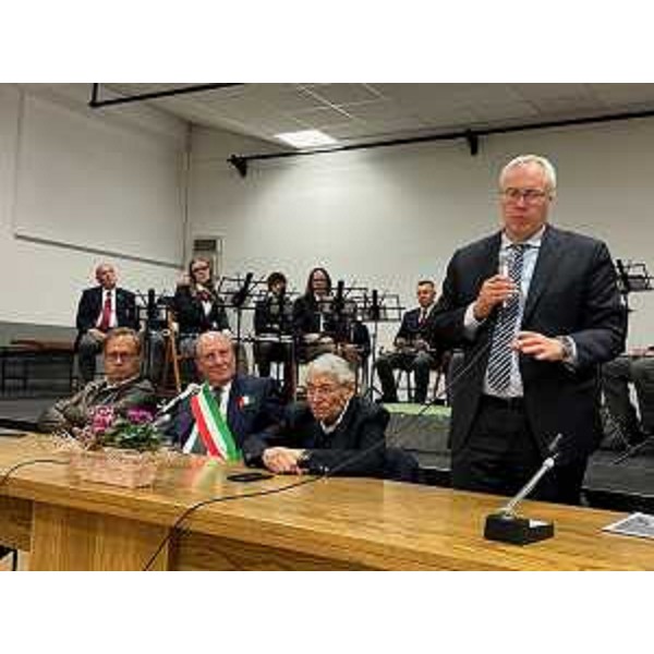 Il presidente Bordin, primo da destra, in un altro momento dell'incontro pubblico - Il presidente Bordin, primo da destra, in un altro momento dell'incontro pubblico