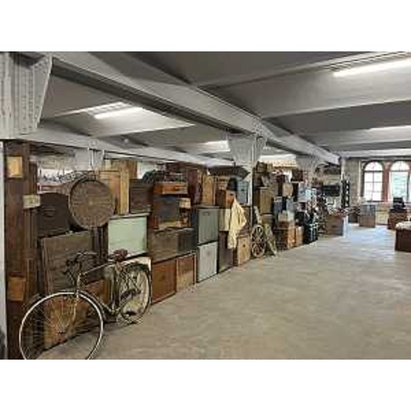 Alcune delle masserizie trasferite dal Magazzino 18 al Magazzino 26 nel Porto vecchio di Trieste - Alcune delle masserizie trasferite dal Magazzino 18 al Magazzino 26 nel Porto vecchio di Trieste