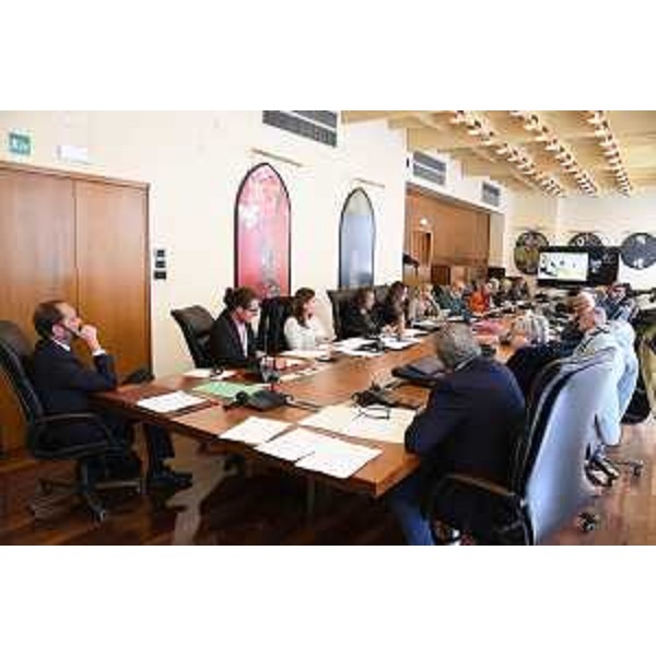 La III Commissione consiliare presieduta da Carlo Bolzonello (Fp) - La III Commissione consiliare presieduta da Carlo Bolzonello (Fp)