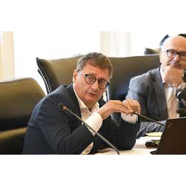 Carlo Bolzonello (Fp), presidente della III Commissione, durante la seduta di oggi - Carlo Bolzonello (Fp), presidente della III Commissione, durante la seduta di oggi