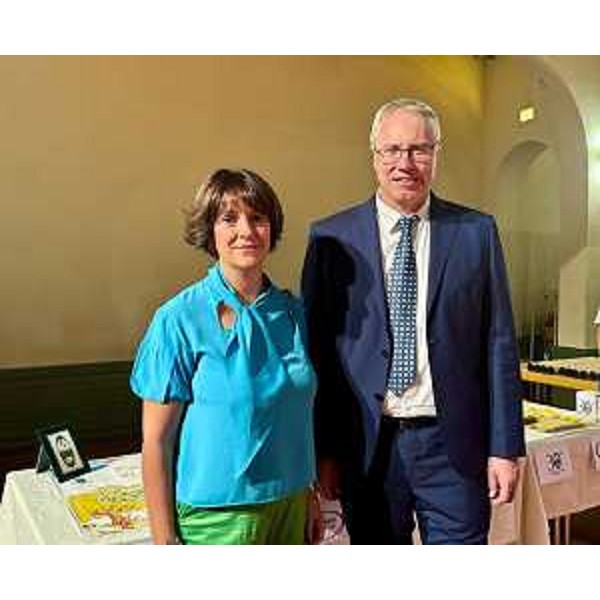 Il presidente del Cr Fvg, Mauro Bordin, con la console generale d'Italia a Ginevra, Nicoletta Piccirillo - Il presidente del Cr Fvg, Mauro Bordin, con la console generale d'Italia a Ginevra, Nicoletta Piccirillo