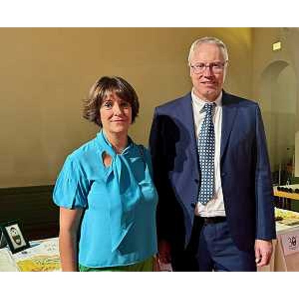 La console generale dItalia a Ginevra, Nicoletta Piccirillo, e il presidente del Cr Fvg, Mauro Bordin - La console generale dItalia a Ginevra, Nicoletta Piccirillo, e il presidente del Cr Fvg, Mauro Bordin